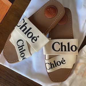 Chloe x Women’s Sandals x Chloe Woody Logo Slide Sandals